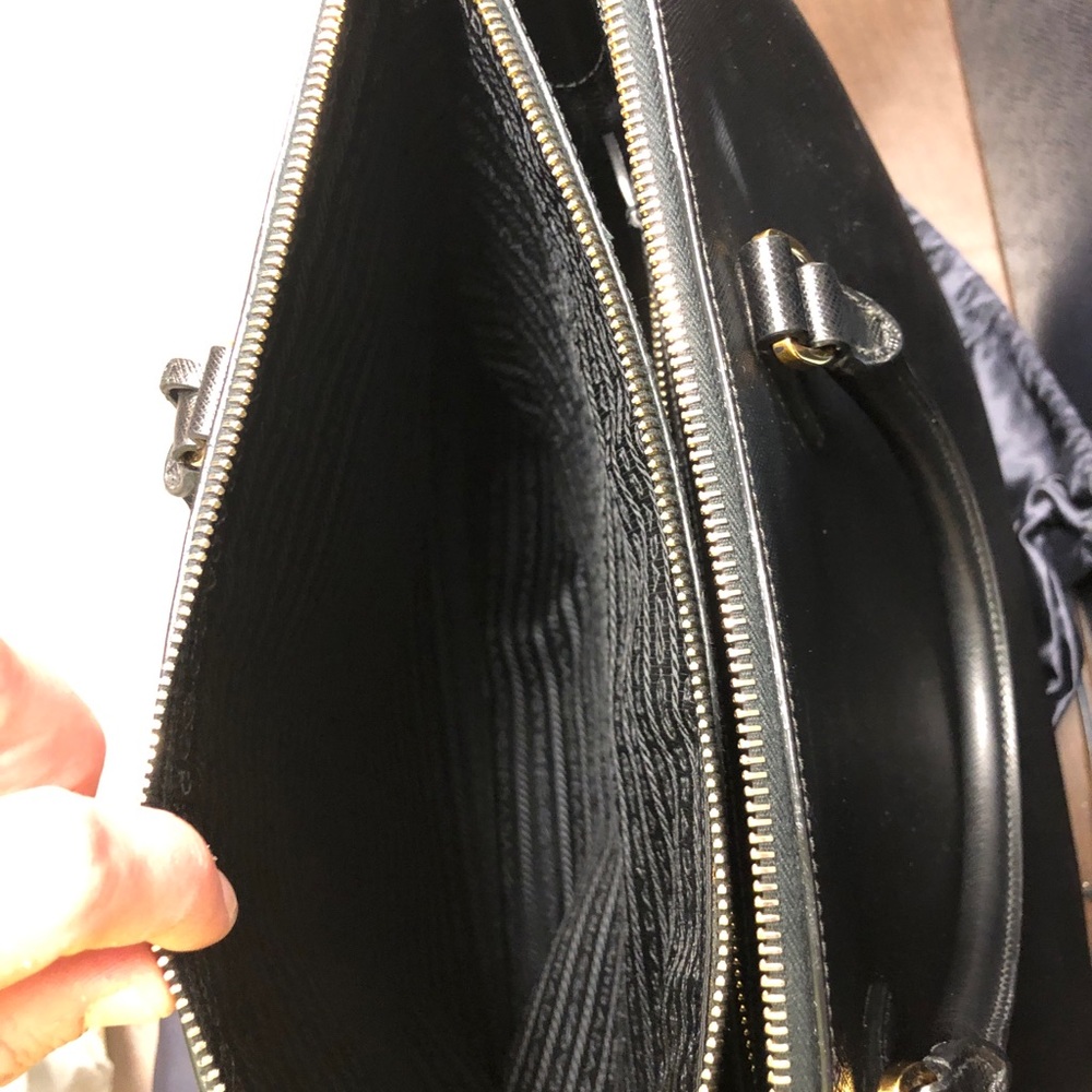 Authentic Prada Saffiano Double ZIP LUx Black bag - Picture 5 of 8
